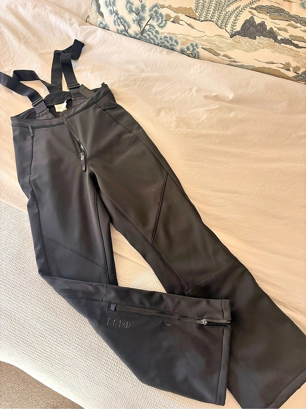 H&M Black Ski Bib Pants Size Medium Like New